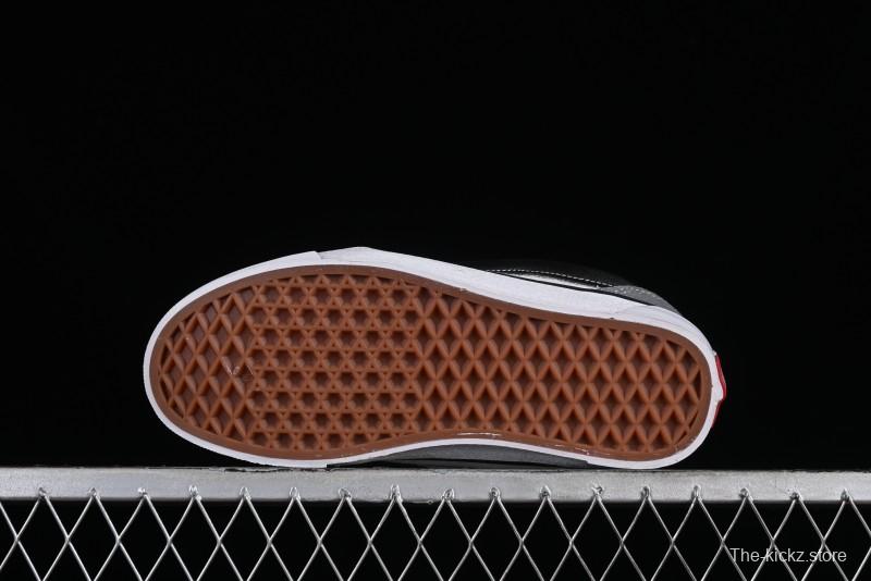 Vans Classics Knu Skool Retro Skate Shoes with Checkerboard Design - VN0009QC6PA