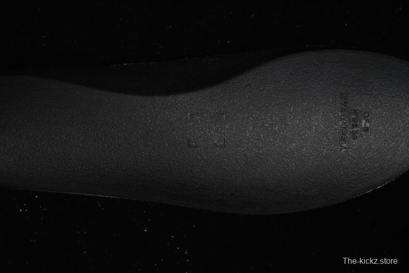 Nike Air Jordan 1 High OG Retro Basketball Shoes with Black Toe Design - DZ5485-106