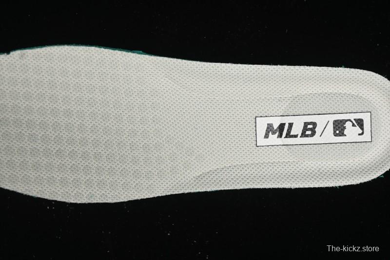 MLB Chunky Classic Base New York Yankees Lightweight Platform Casual Sneakers - 3ASXBMN4N50GRL