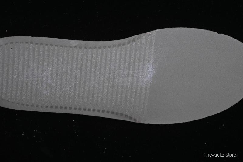 Nike Air Force 1 '07 Low Top Sneakers with Full-Grain Leather and Air Cushion - DQ7569-102