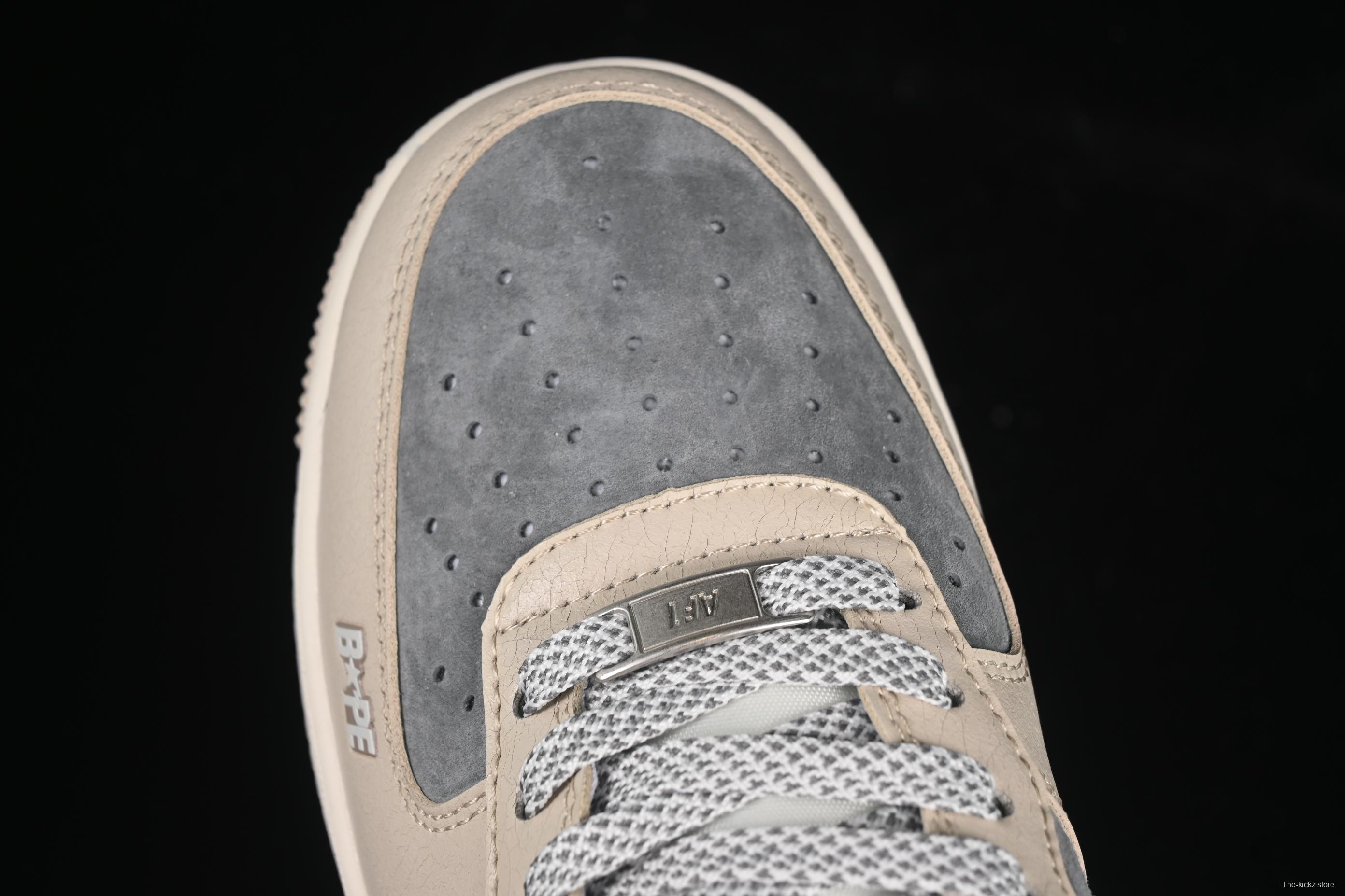 Nike Air Force 1 '07 Low Supreme Collaboration Sneakers with Red Snake Swoosh - SJ6698-023