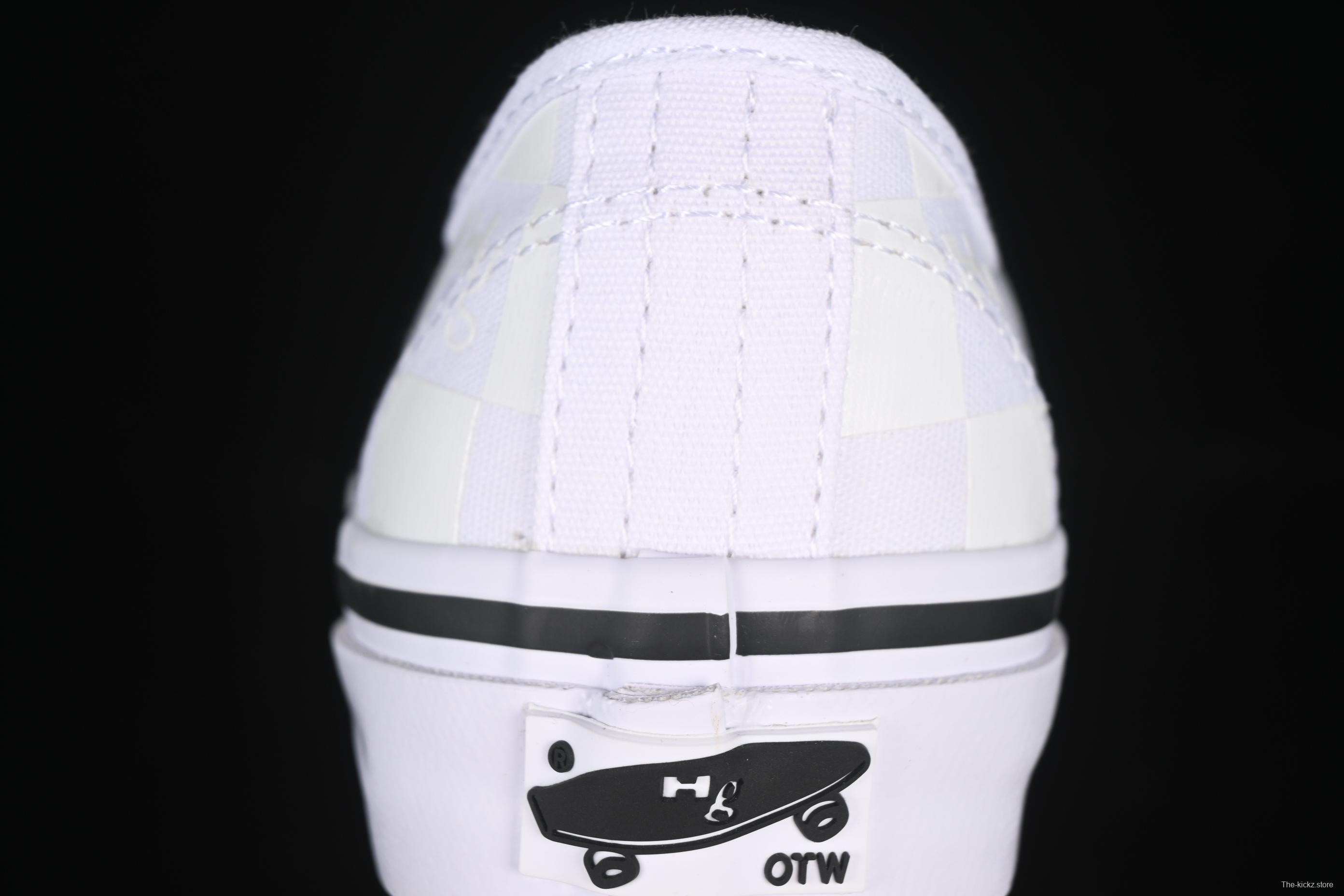 Vans Authentic 44 DX Checkerboard Slip-On Skate Shoes - VN000EEUCCZ