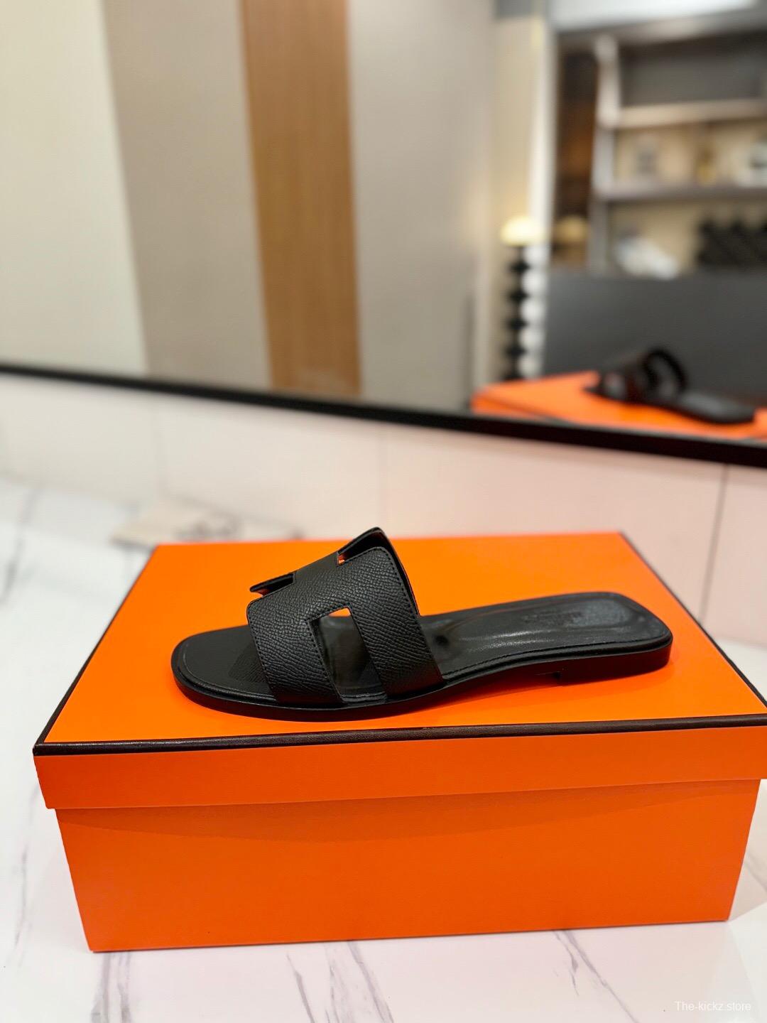2025 Women Hermès Black Leather Slippers