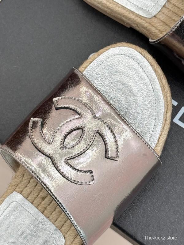 2025 Slippers Chanel Metallic Leather Slippers