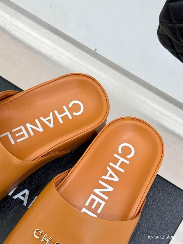2025 Slippers Chanel Brown Leather Slippers