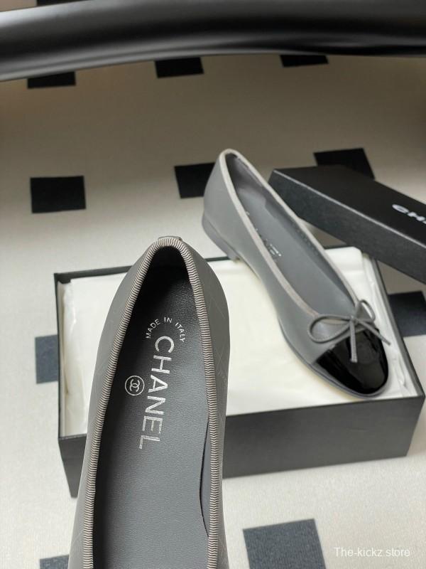 2025 Women Chanel Grey Black Leather Ballet Flat Bow KFY00320
