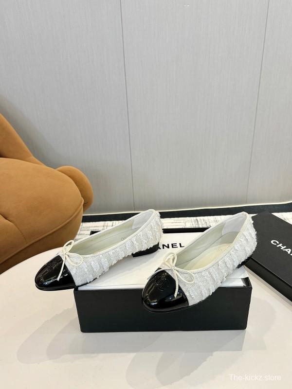 2025 Women Chanel White Black Lambskin Ballet Flats