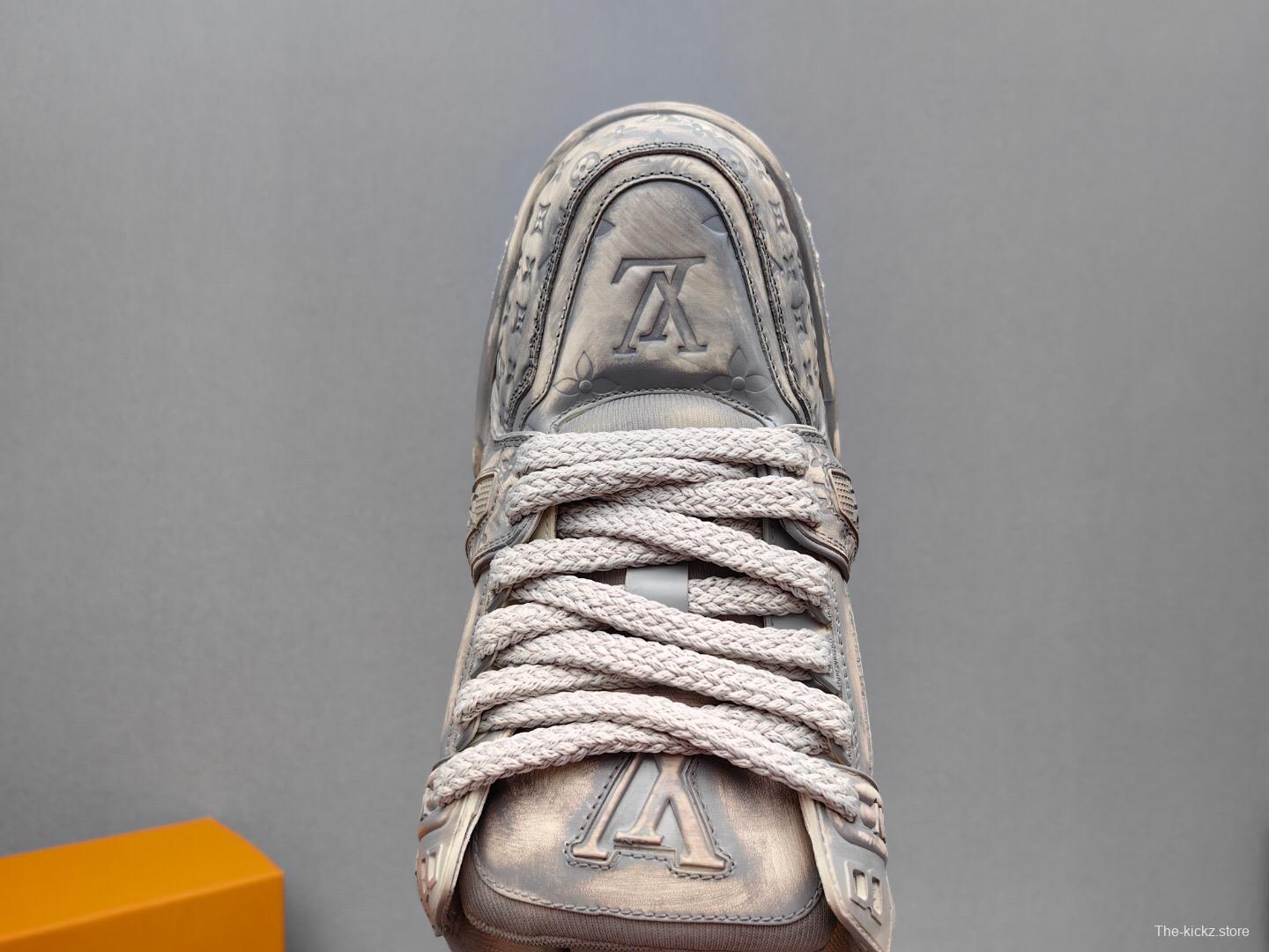 2025 Unisex Louis Vuitton Silver Leather Plimsolls Top Version KFY00510