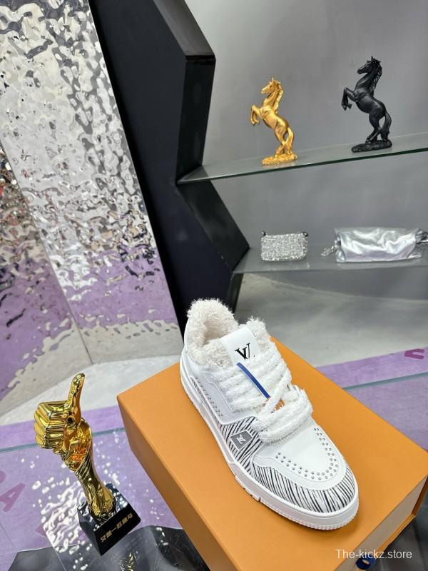 2024 Unisex Louis Vuitton White Leather Plimsolls Monogram MJ00530