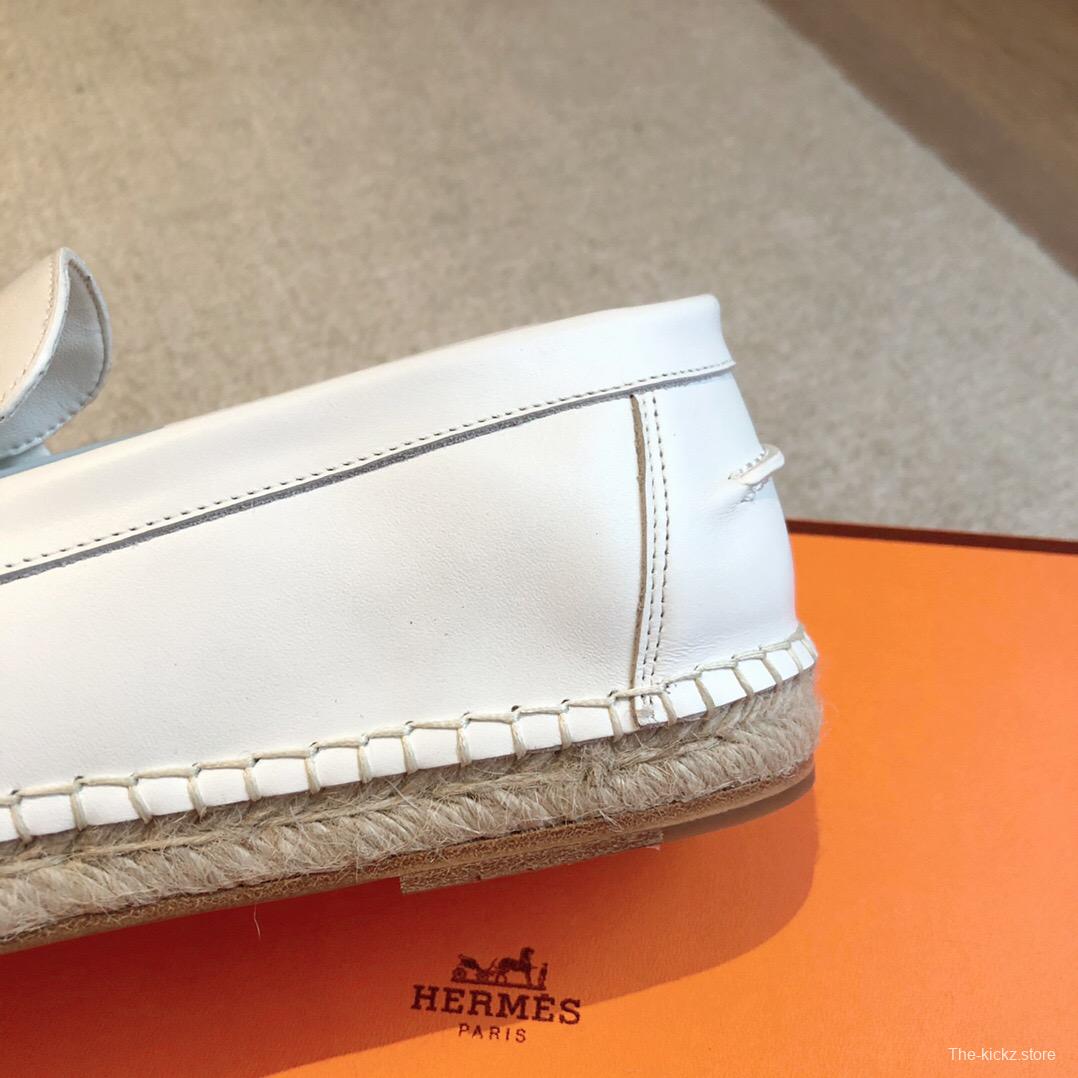 2025 Unisex Hermès White Calfskin Leather Loafers AS00380