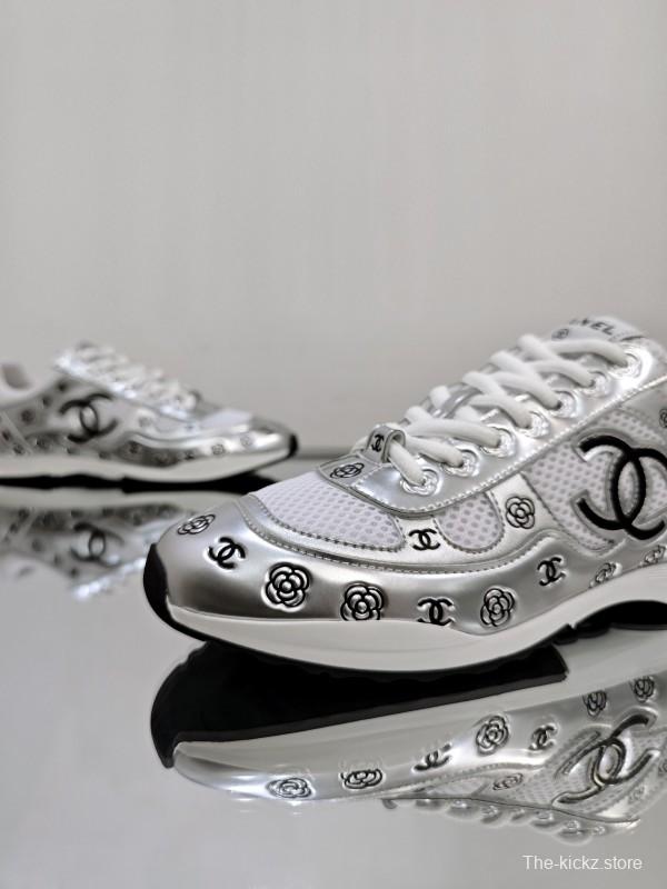 Chanel 2025 SS Limited Edition Silver Horn King 2nd Generation Unisex Sneakers - KFY00340