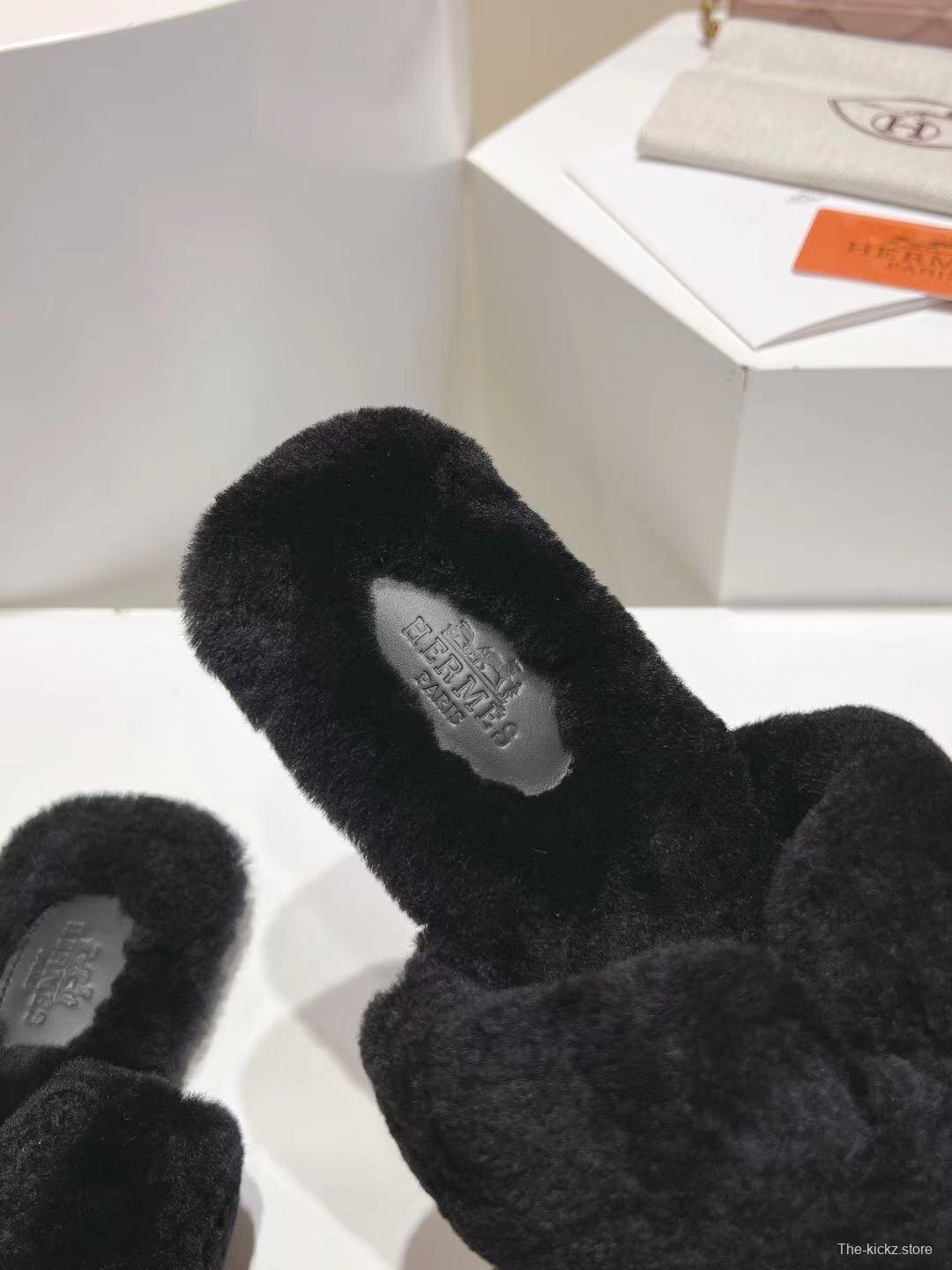 Hermès 2025 SS Love Fur Flat Slippers - LY00240